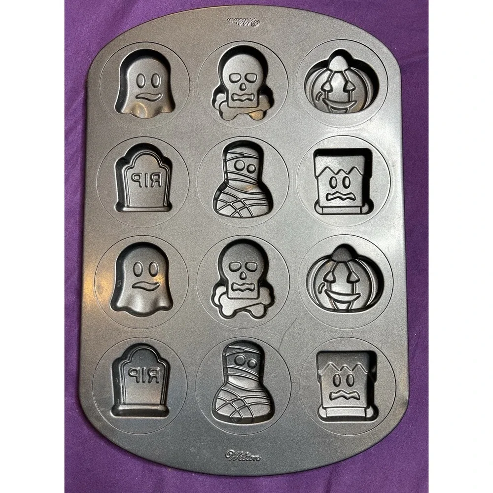 Wilton Halloween Cookie Pan Non-Stick Halloween Characters‎ Retired Holiday